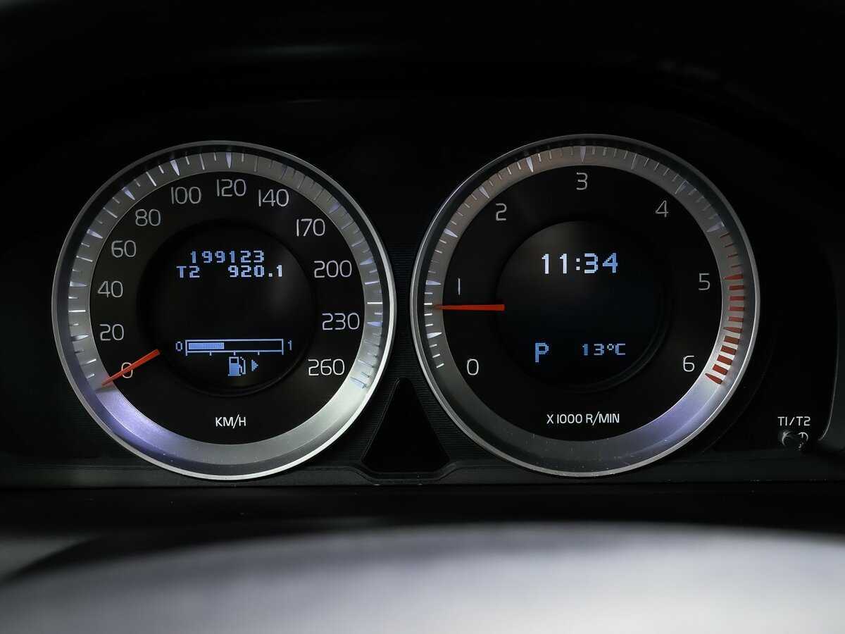 Б/У Вольво ИксЦ60 2012 года. Фото: #9