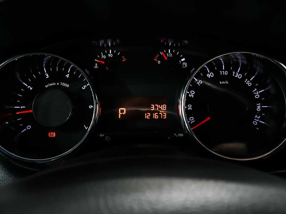 Б/У Пежо 3008 2016 года. Фото: #9