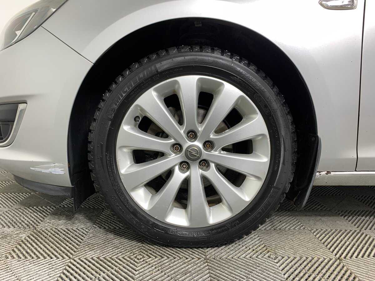 Б/У Опель Астра 2012 года. Фото: #8