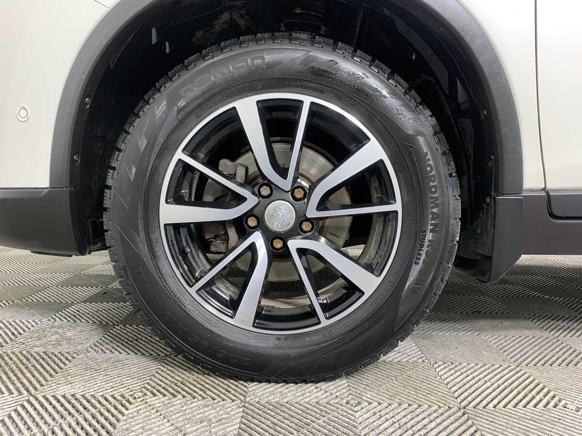 Б/У Ниссан Икс-Трейл 2016 года. Фото: #8