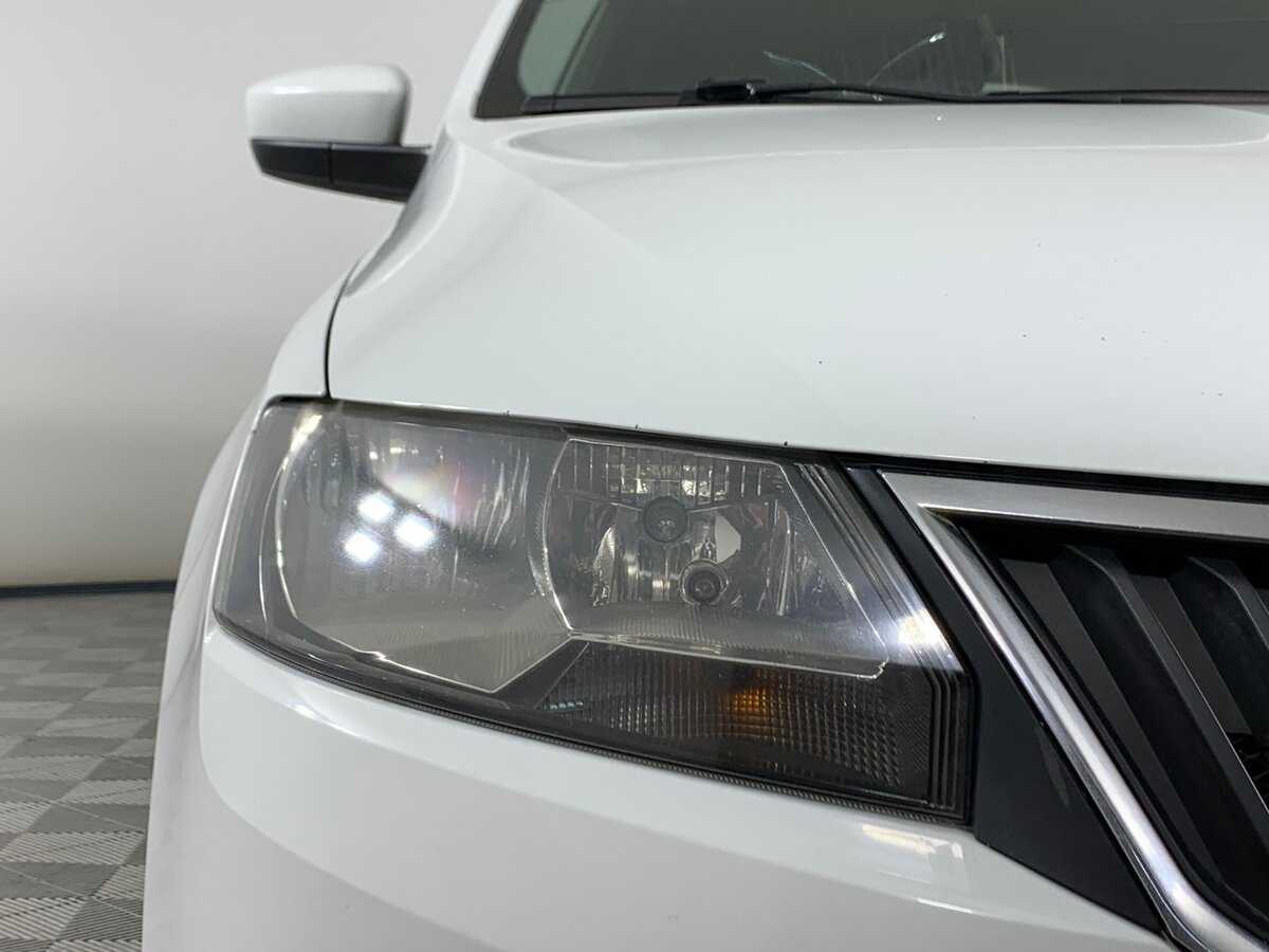 Б/У Шкода Рапид 2015 года. Фото: #9