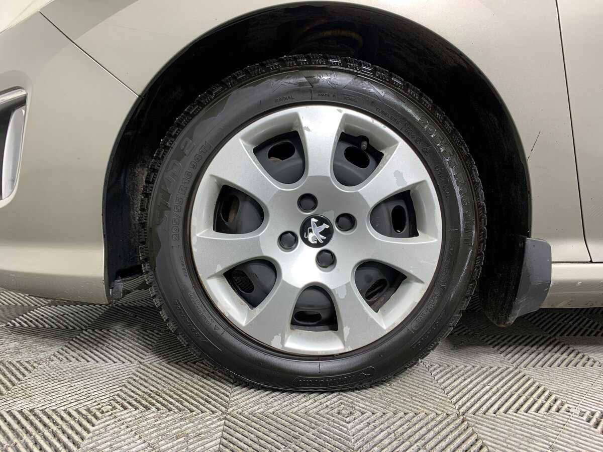 Б/У Пежо 308 2012 года. Фото: #8