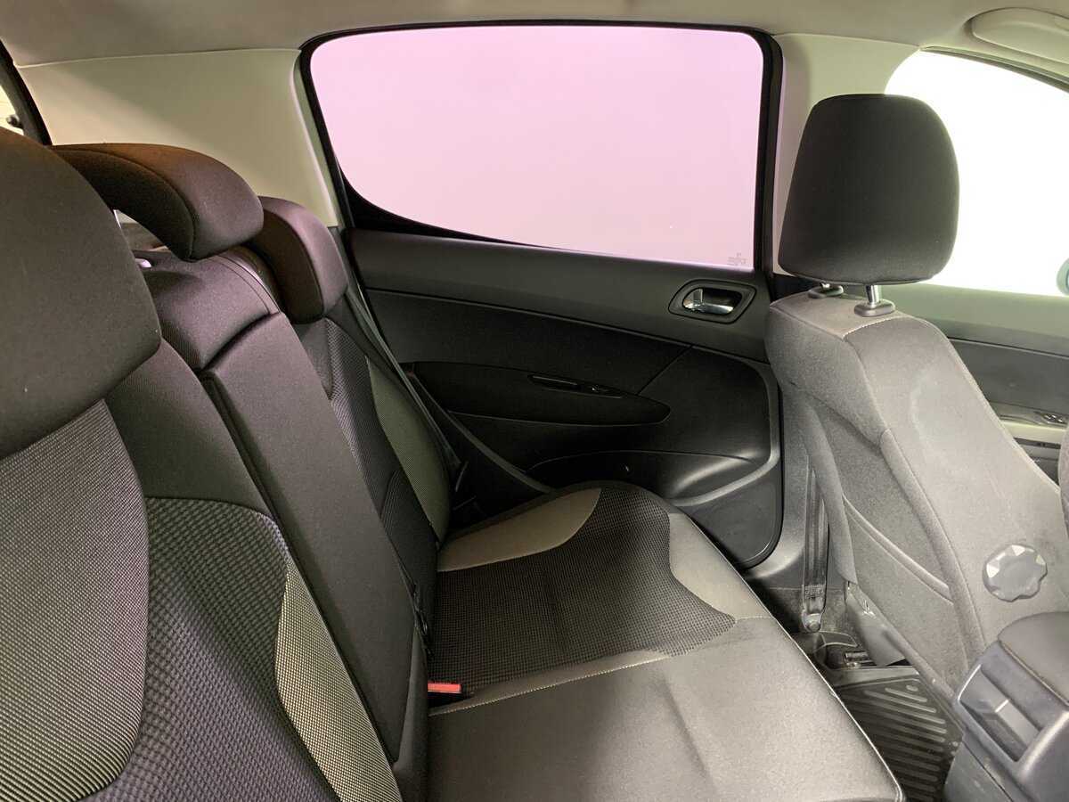 Б/У Пежо 308 2012 года. Фото: #17