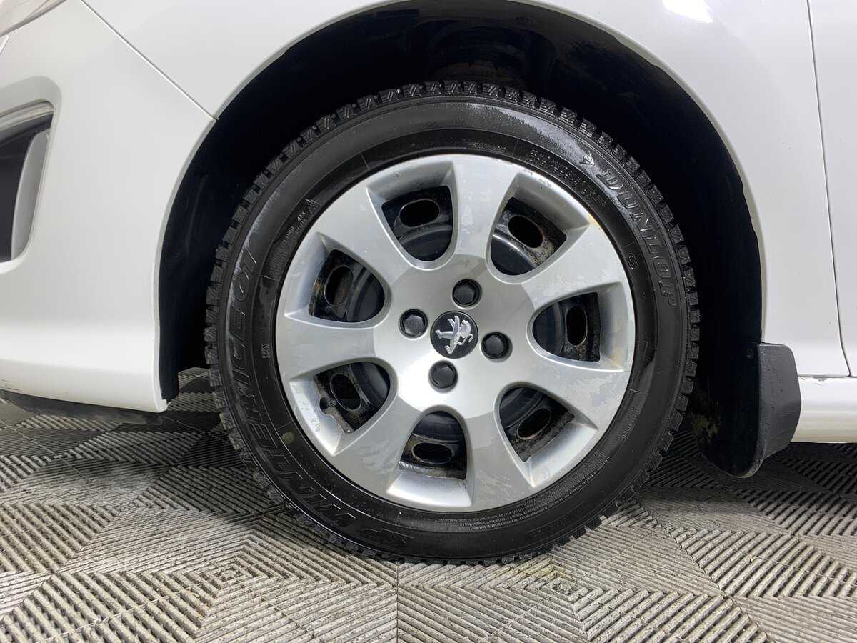 Б/У Пежо 308 2012 года. Фото: #8