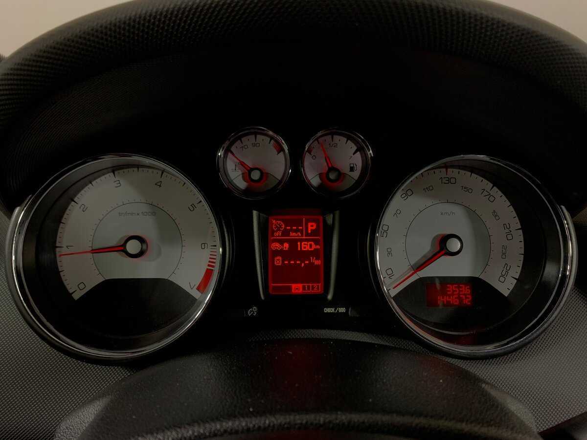 Б/У Пежо 308 2012 года. Фото: #14