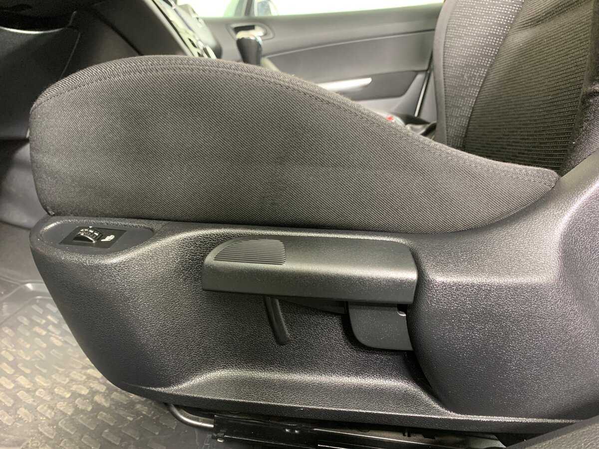 Б/У Пежо 308 2012 года. Фото: #16