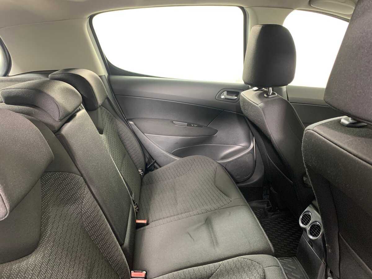 Б/У Пежо 308 2012 года. Фото: #17