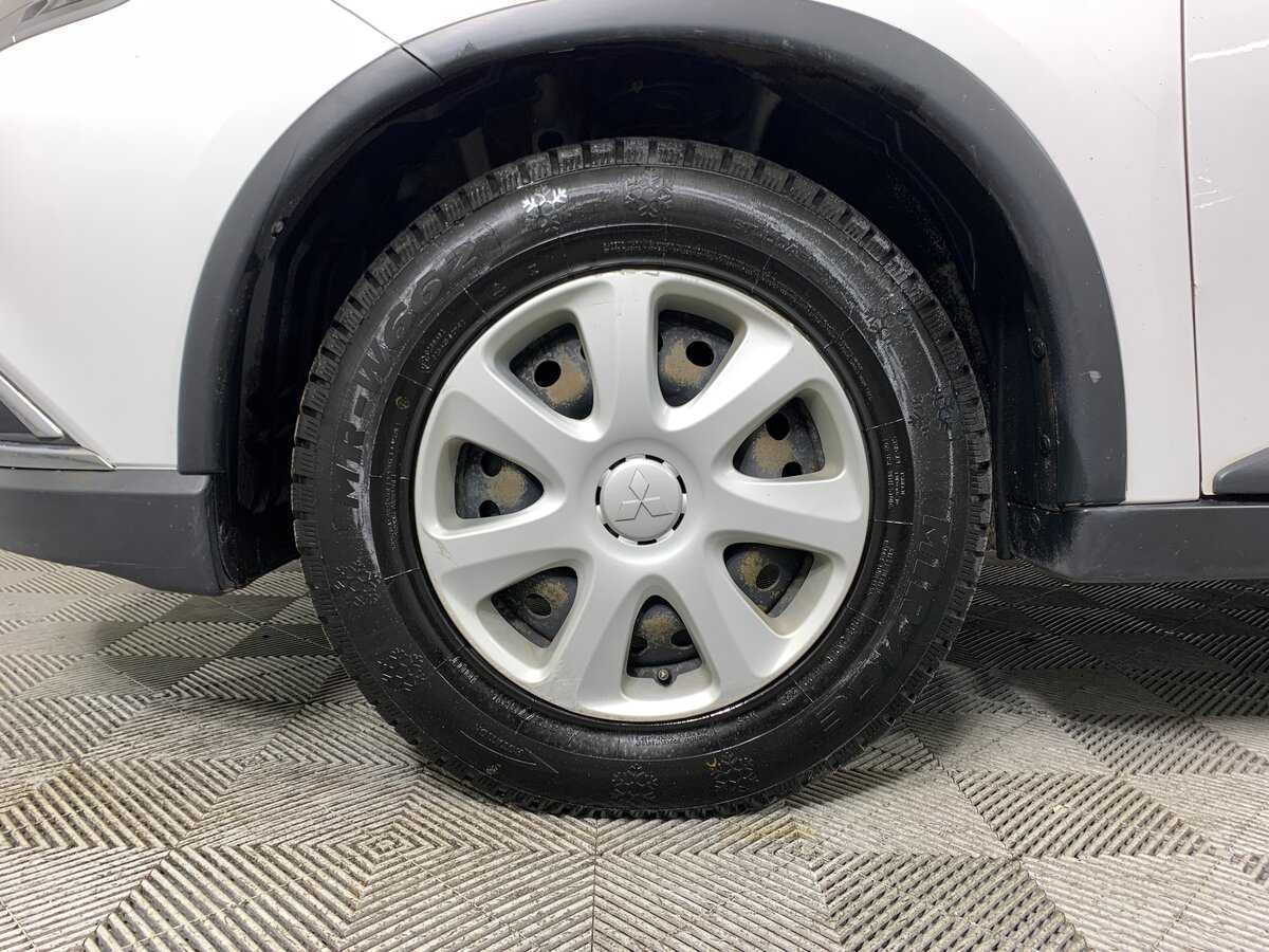 Б/У Митсубиши Оутлэндер 2017 года. Фото: #8