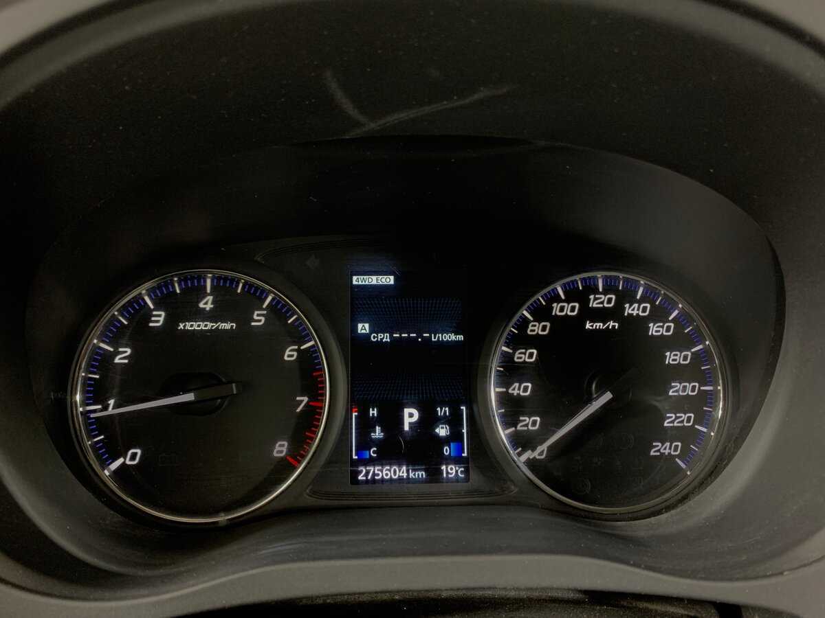 Б/У Митсубиши Оутлэндер 2017 года. Фото: #14