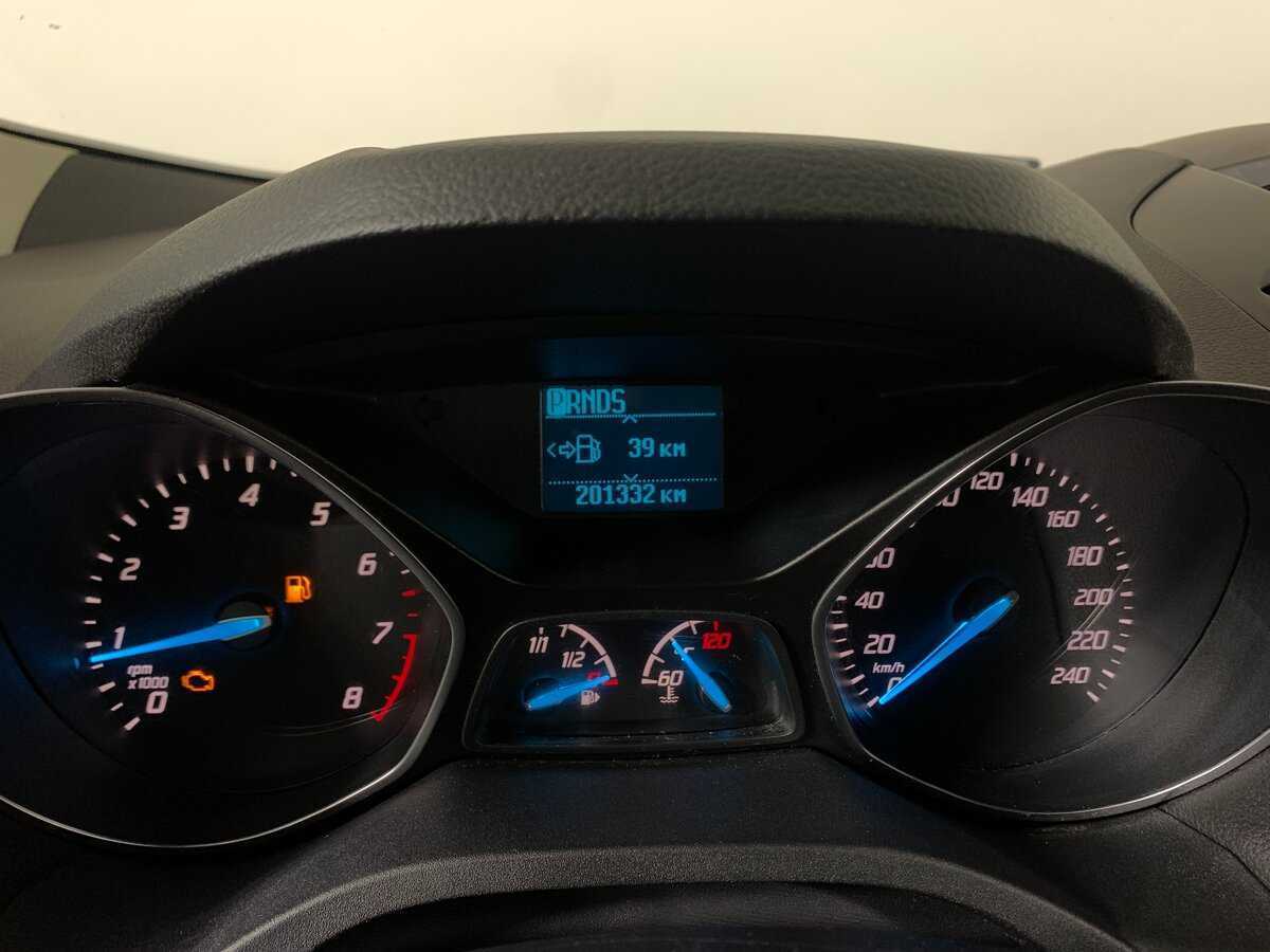 Б/У Форд Куга 2015 года. Фото: #13