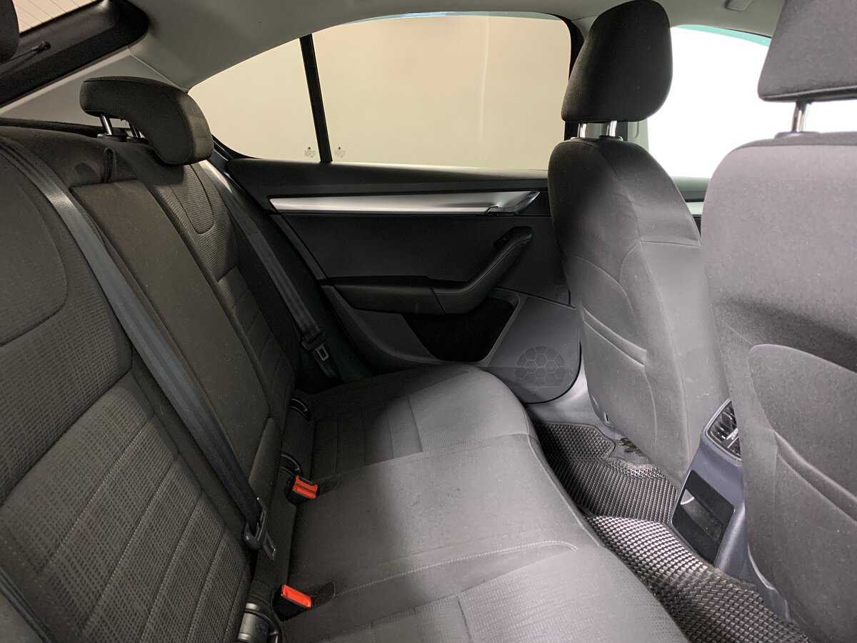 Б/У Шкода Октавия 2017 года. Фото: #17