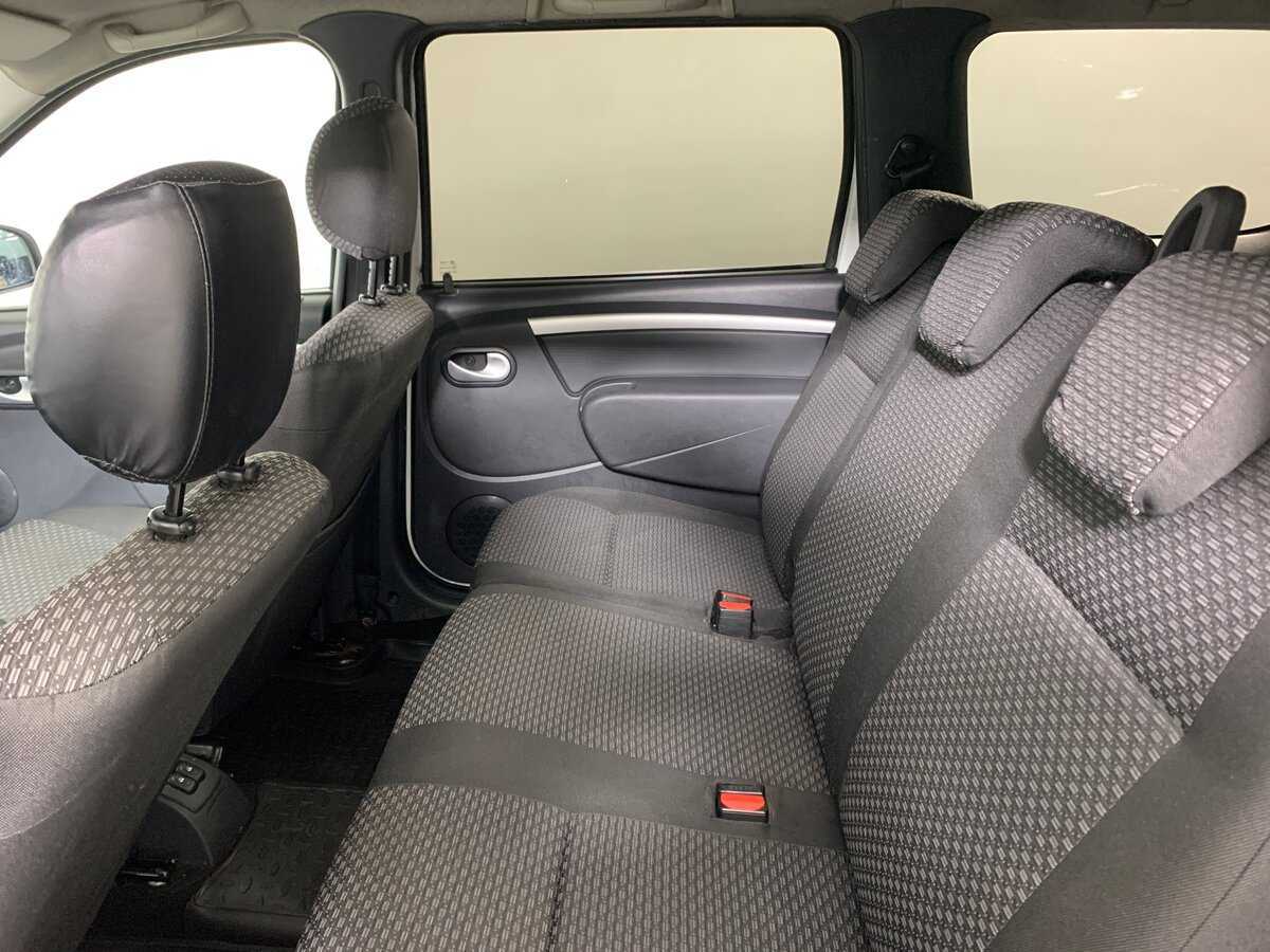 Б/У Лада (ВАЗ) Ларгус 2016 года. Фото: #17