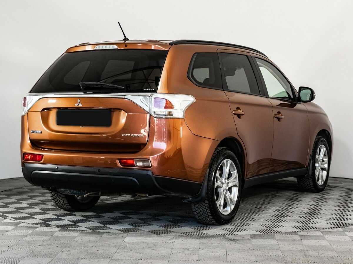 Б/У Митсубиши Оутлэндер 2012 года. Фото: #3