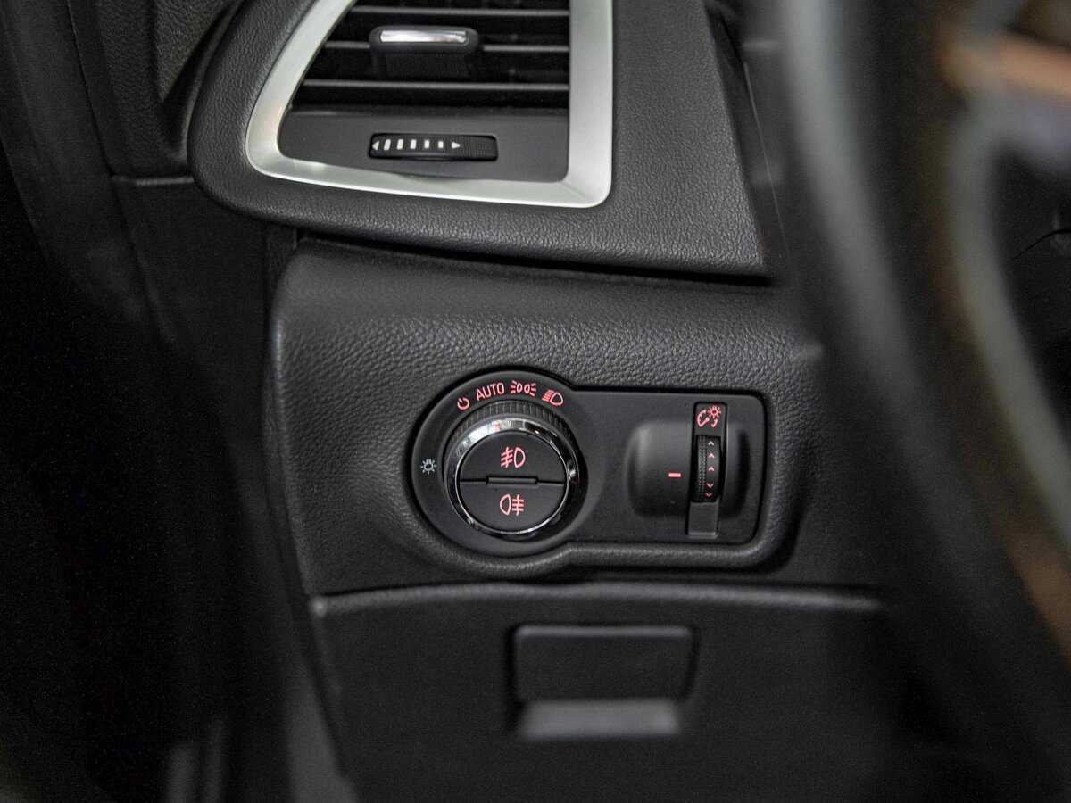 Б/У Опель Астра 2012 года. Фото: #10