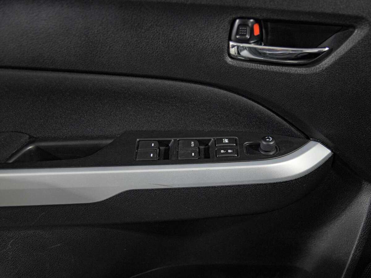 Б/У Сузуки Витара 2017 года. Фото: #11