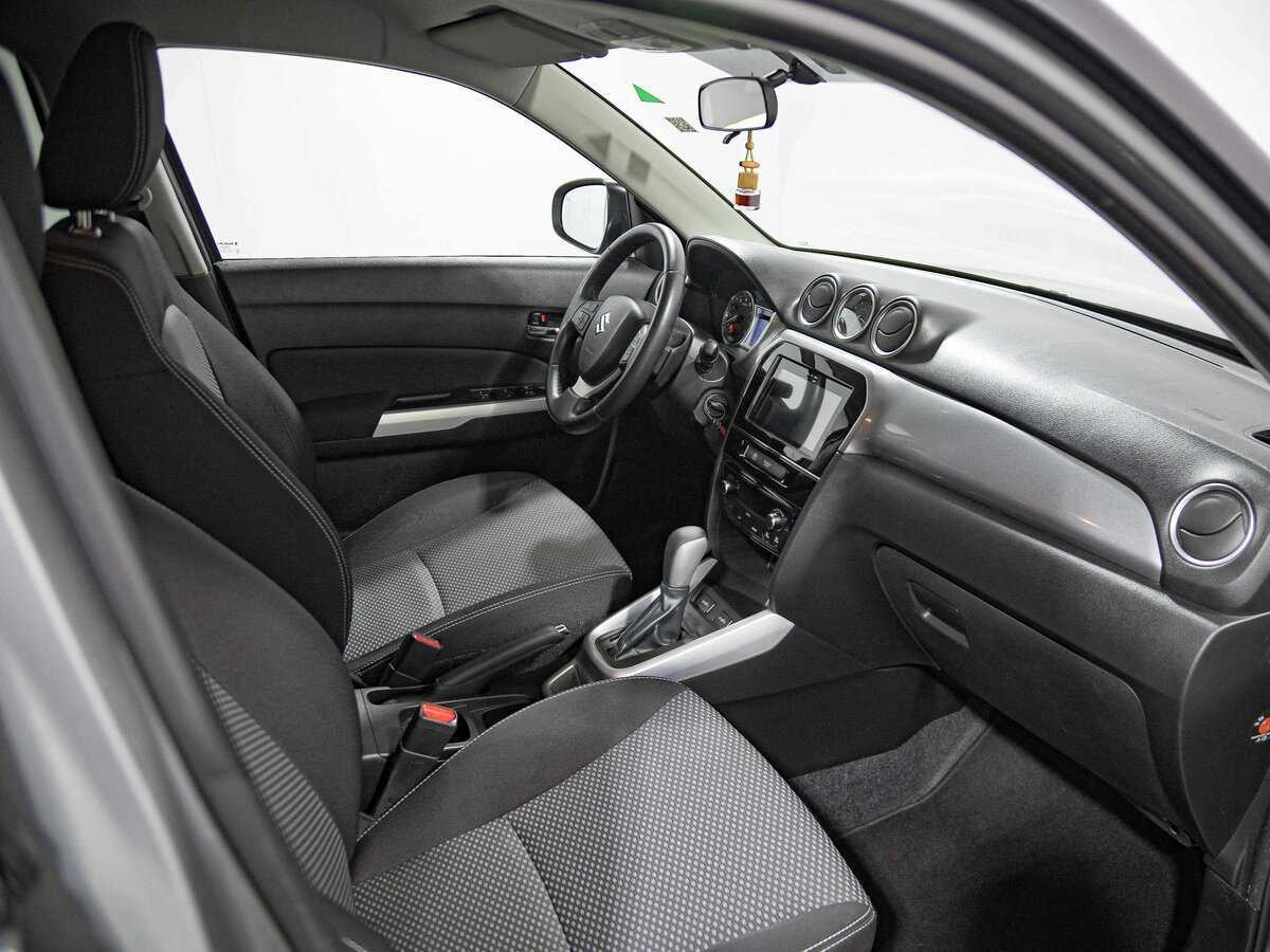 Б/У Сузуки Витара 2017 года. Фото: #13