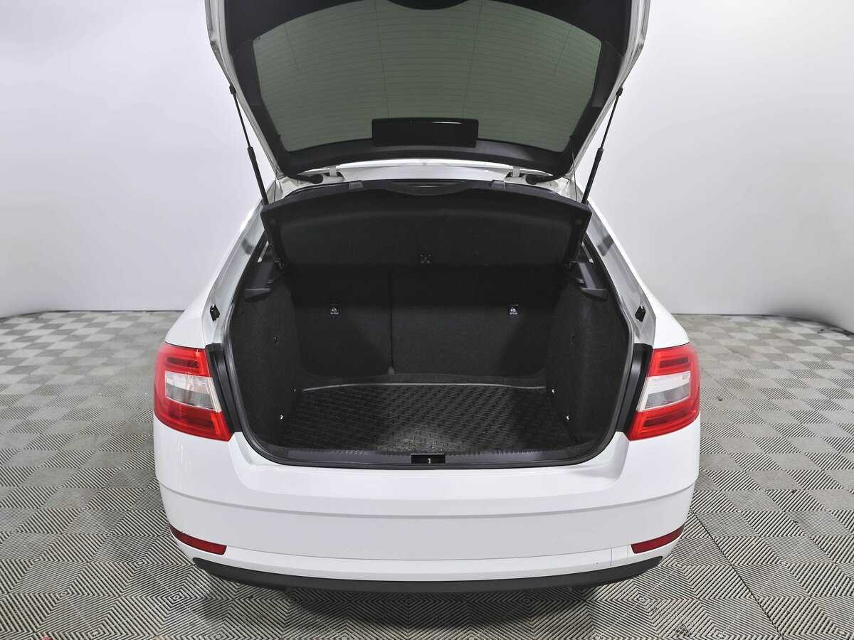 Б/У Шкода Октавия 2018 года. Фото: #12