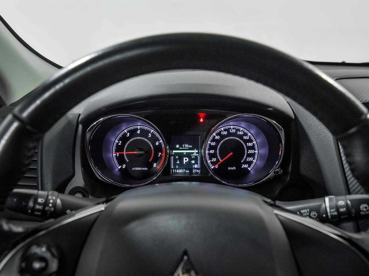 Б/У Митсубиши АС-Икс 2018 года. Фото: #6