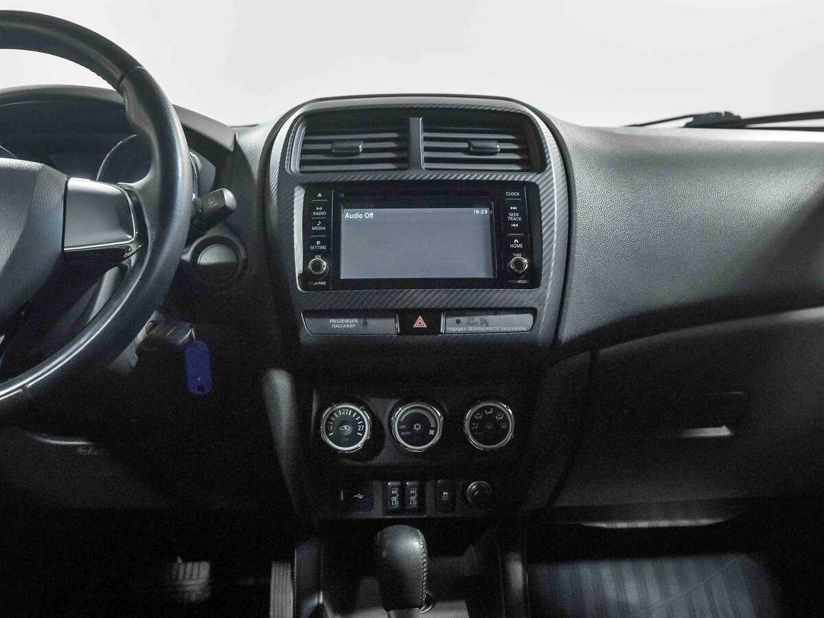 Б/У Митсубиши АС-Икс 2018 года. Фото: #8