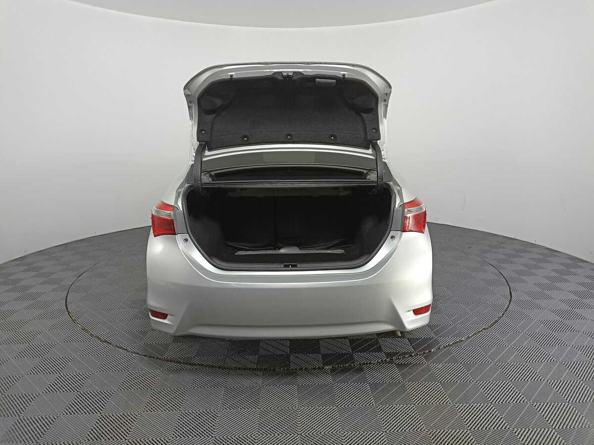 Б/У Тойота Королла 2016 года. Фото: #9