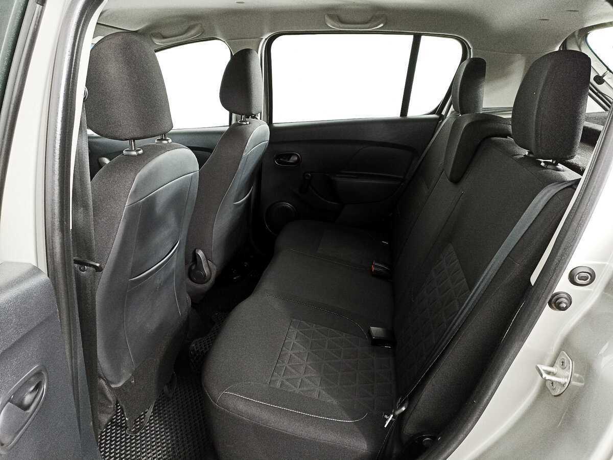 Б/У Рено Сандеро 2017 года. Фото: #9