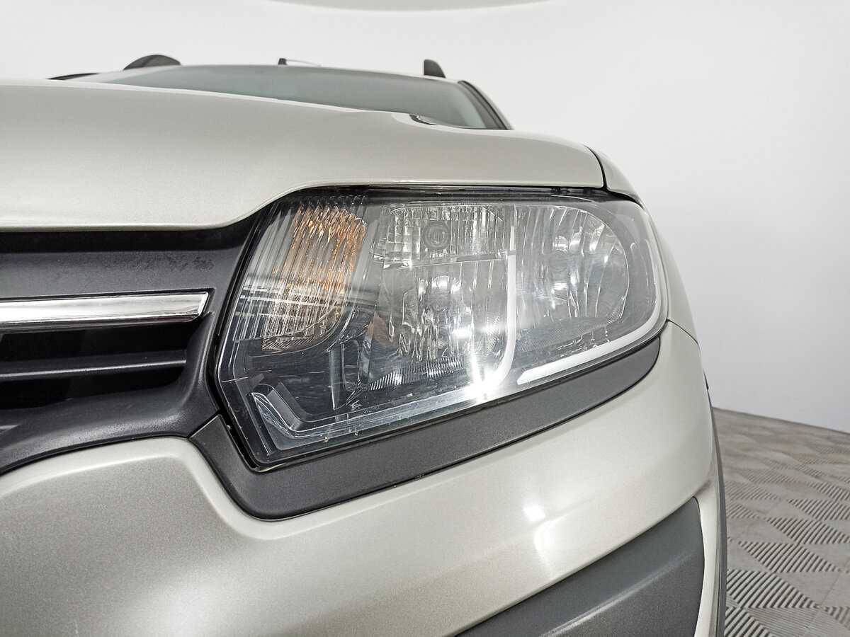 Б/У Рено Сандеро 2017 года. Фото: #14