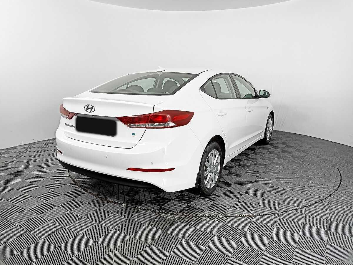 Б/У Хендай Елантра 2017 года. Фото: #4