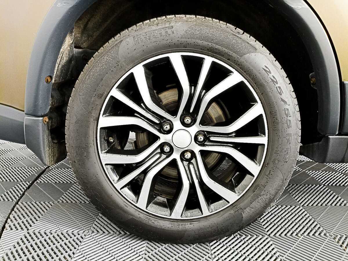 Б/У Митсубиши Оутлэндер 2018 года. Фото: #16