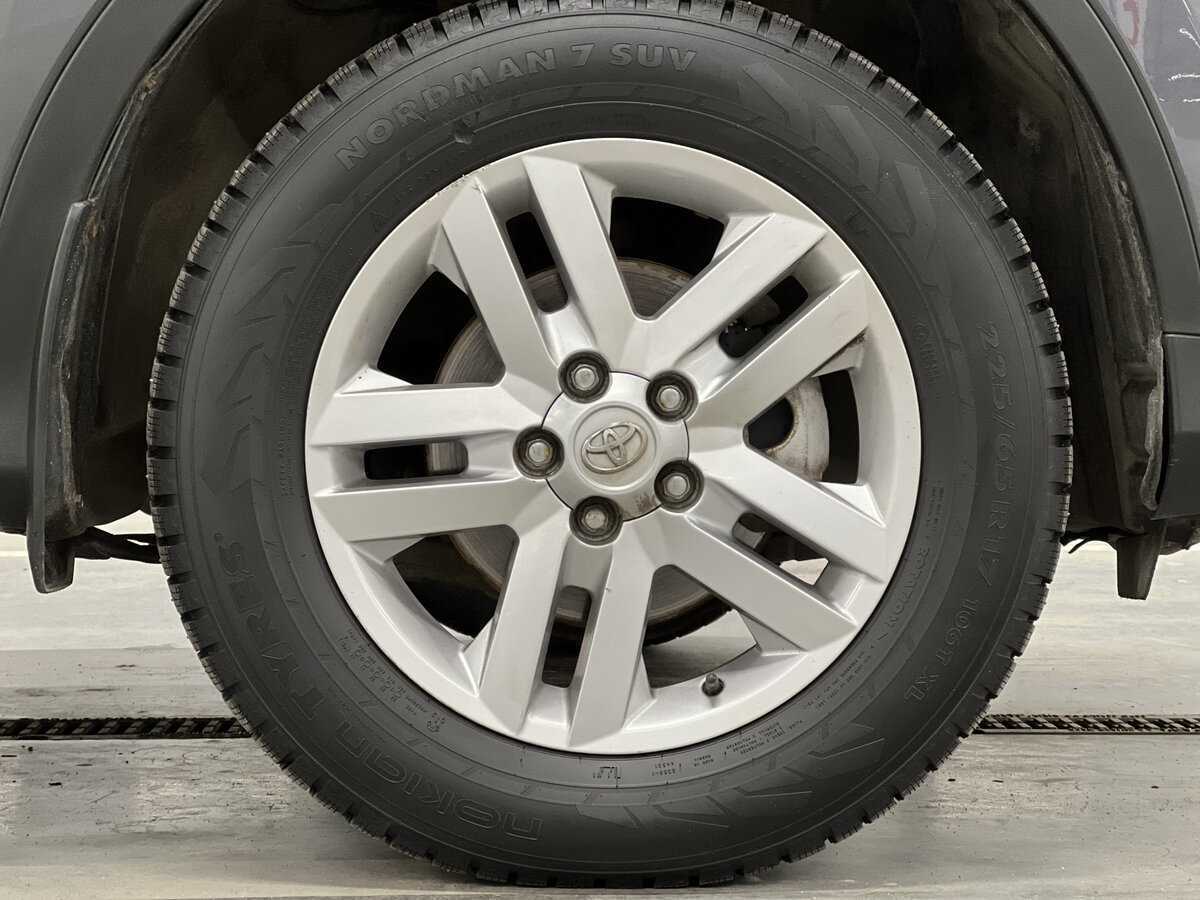 Б/У Тойота Рав4 2014 года. Фото: #17