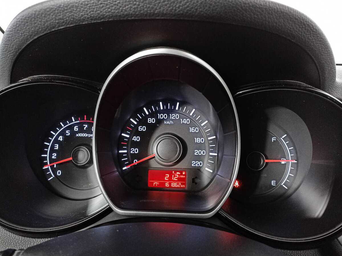 Б/У Киа Рио 2017 года. Фото: #12