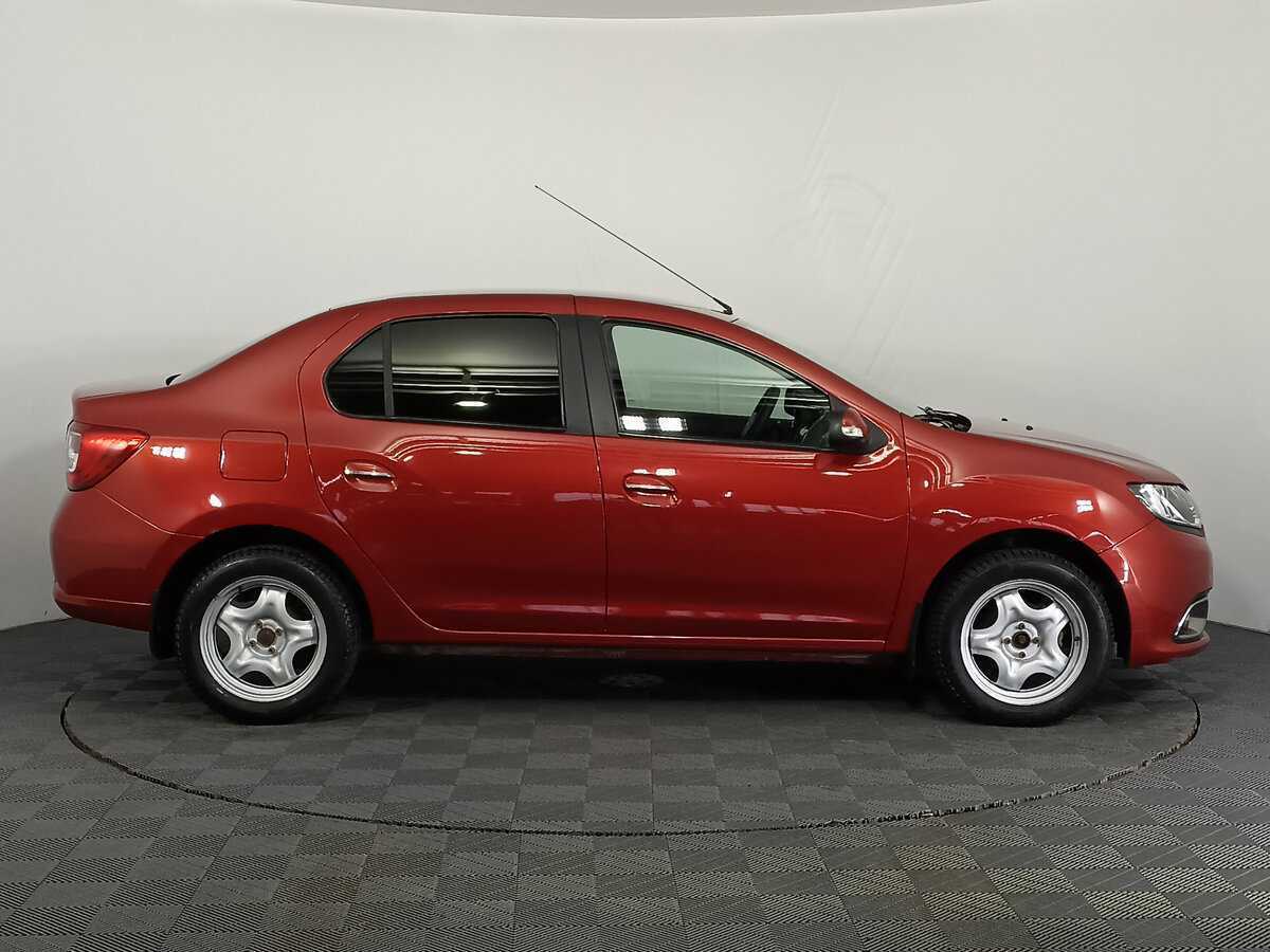 Б/У Рено Логан 2015 года. Фото: #3