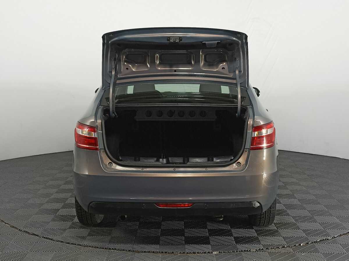 Б/У Лада (ВАЗ) Веста 2017 года. Фото: #8