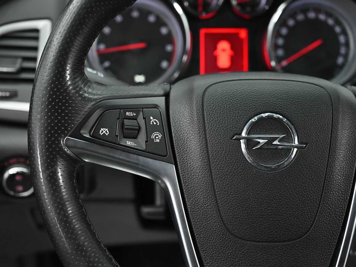 Б/У Опель Астра 2012 года. Фото: #7