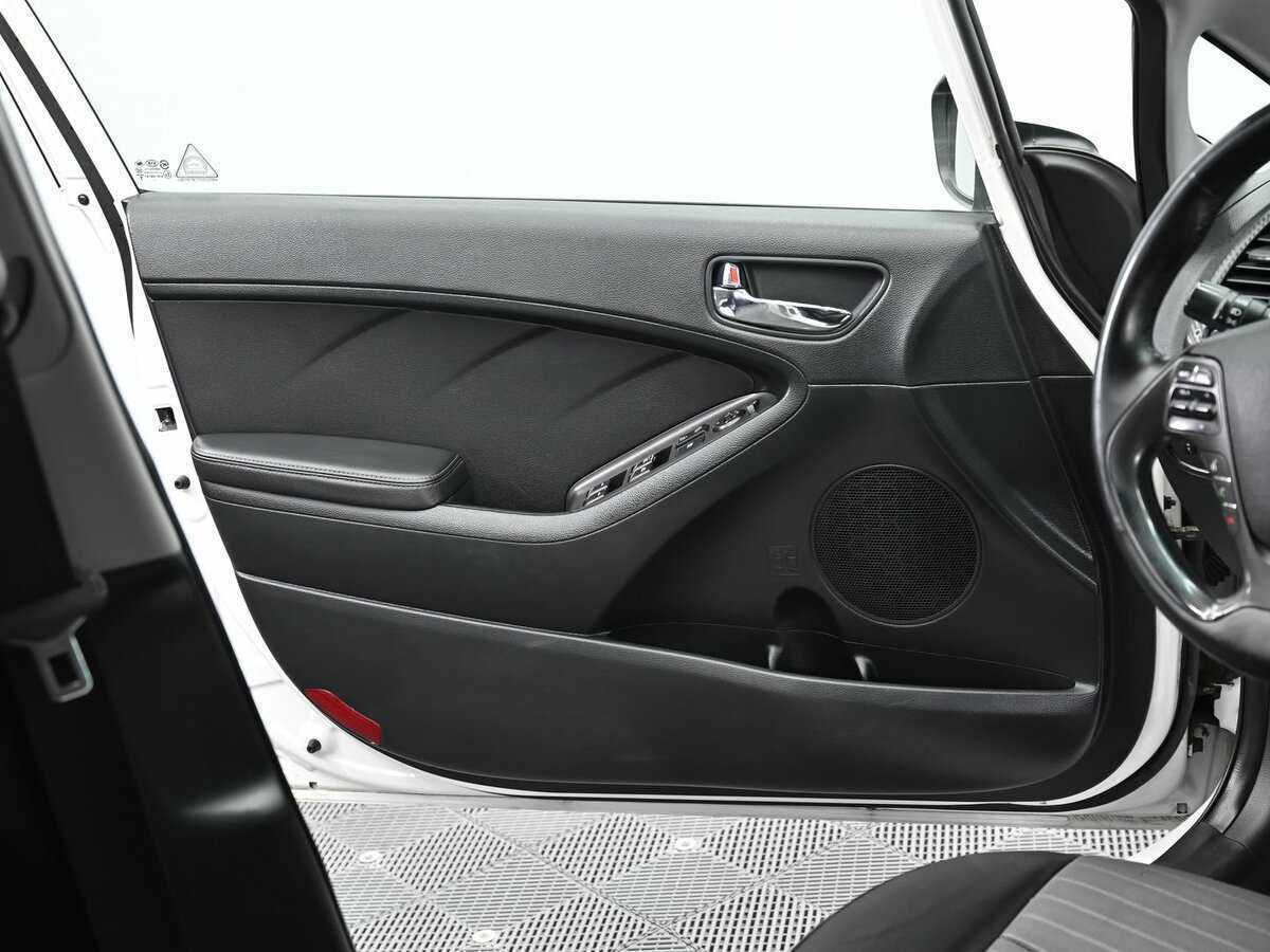 Б/У Киа Церато 2013 года. Фото: #5