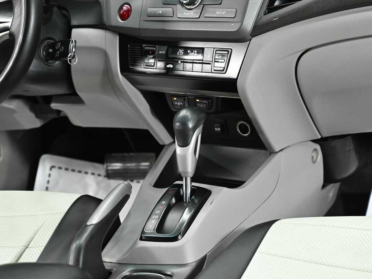 Б/У Хонда Цивик 2012 года. Фото: #7