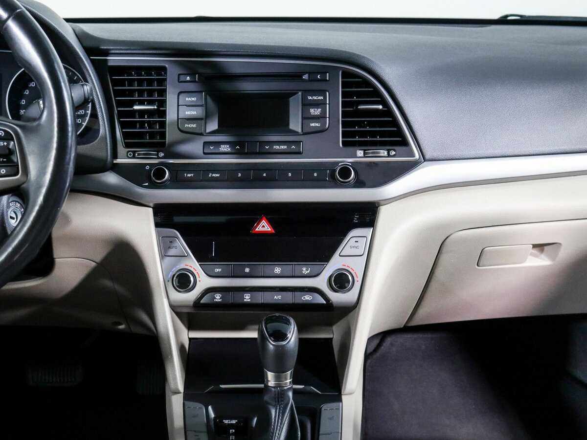 Б/У Хендай Елантра 2018 года. Фото: #9