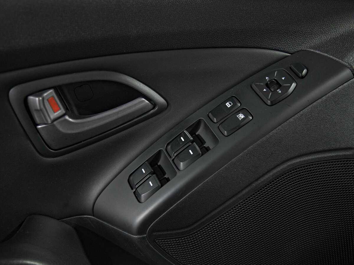 Б/У Хендай ай-икс35 2014 года. Фото: #12