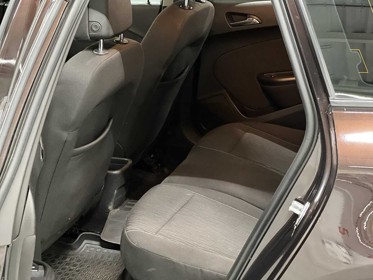 Б/У Опель Астра 2013 года. Фото: #11