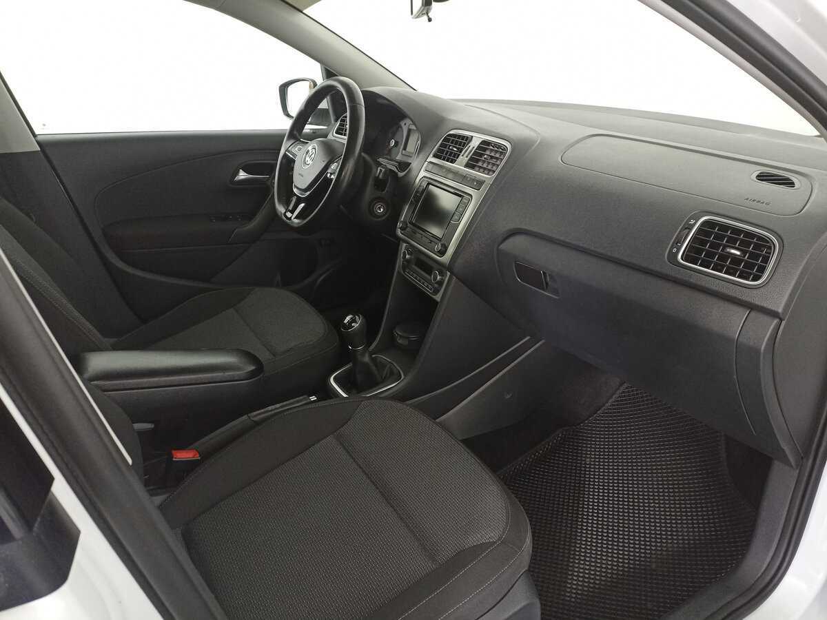 Б/У Фольксваген Поло 2017 года. Фото: #10