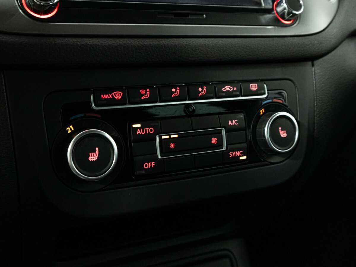 Б/У Фольксваген Тигуан 2015 года. Фото: #15