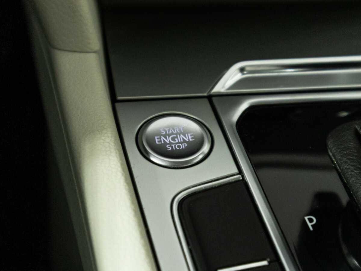 Б/У Фольксваген Пассат 2018 года. Фото: #21