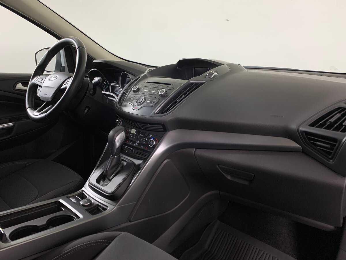 Б/У Форд Куга 2017 года. Фото: #13