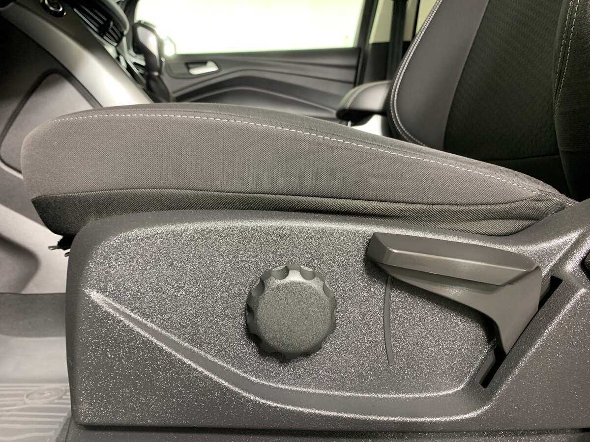 Б/У Форд Куга 2017 года. Фото: #16