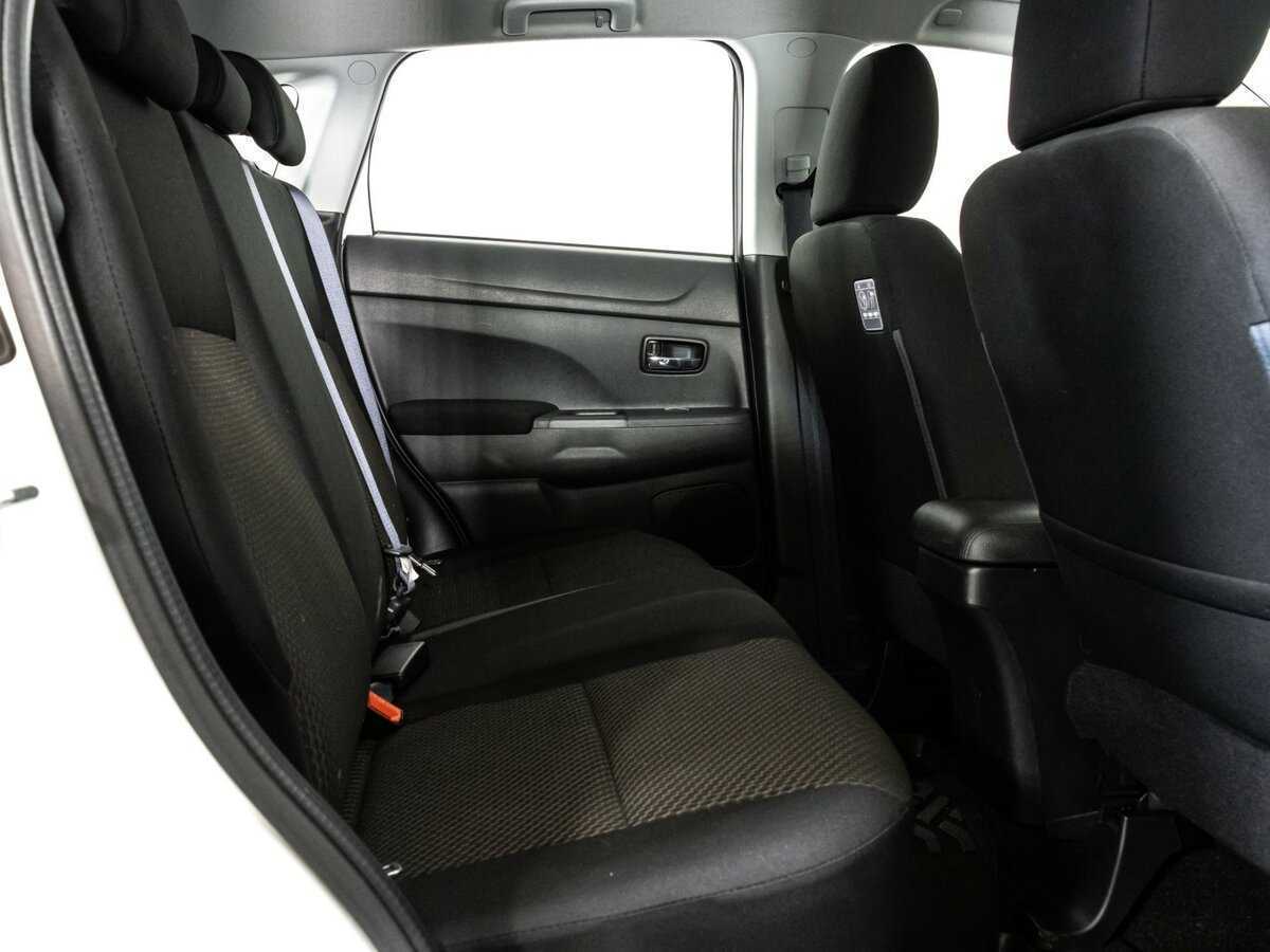 Б/У Митсубиши АС-Икс 2017 года. Фото: #11