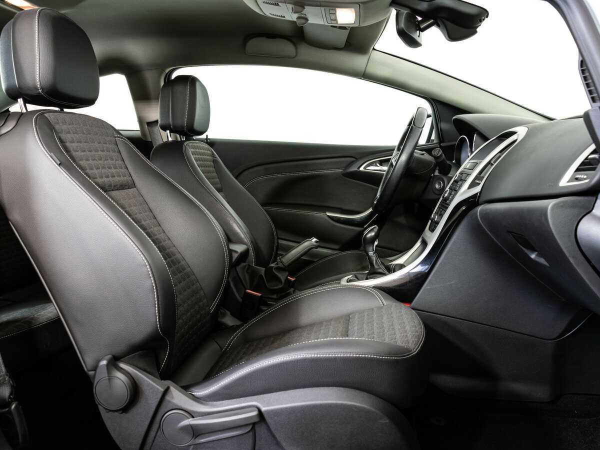 Б/У Опель Астра 2012 года. Фото: #13