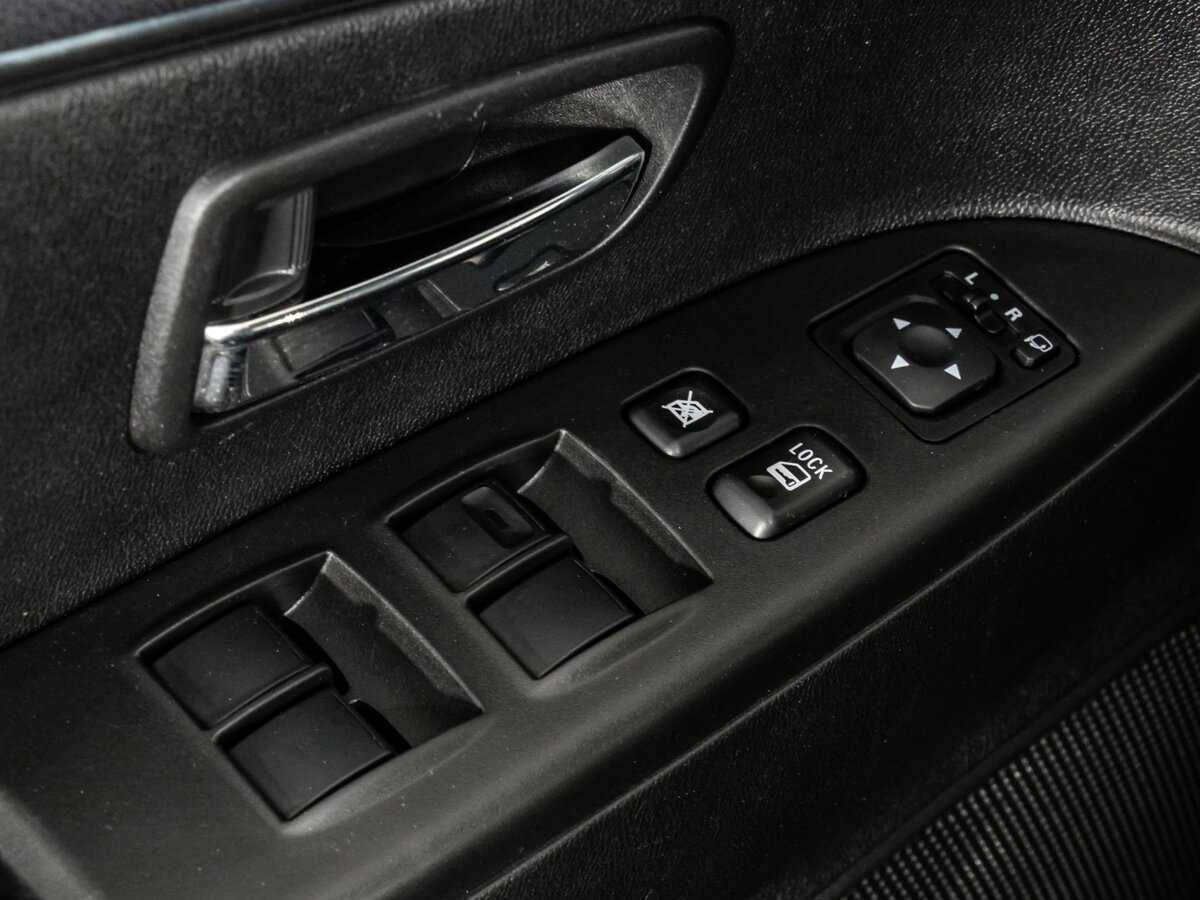 Б/У Митсубиши АС-Икс 2015 года. Фото: #16