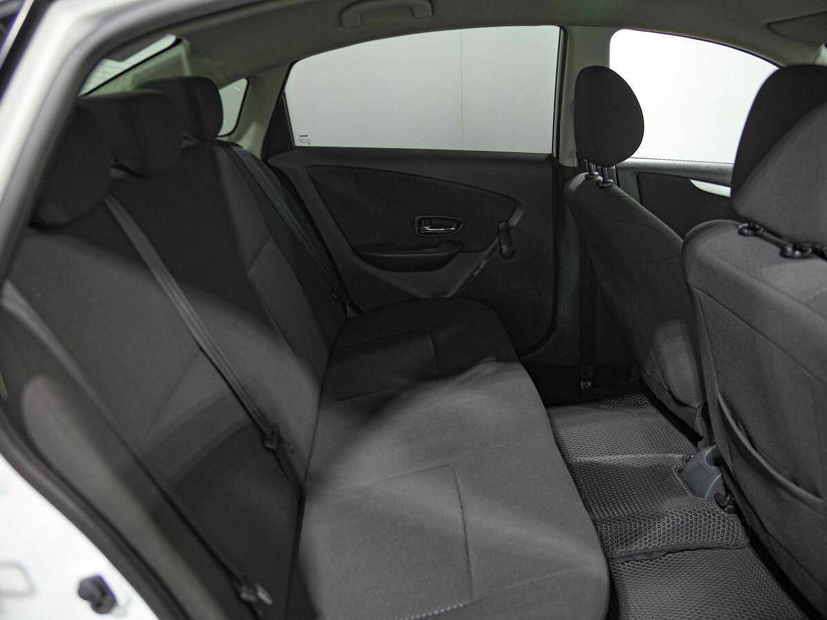 Б/У Ниссан Альмера 2014 года. Фото: #9