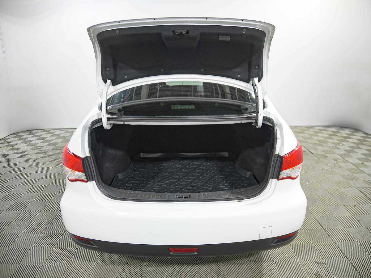 Б/У Ниссан Альмера 2014 года. Фото: #11