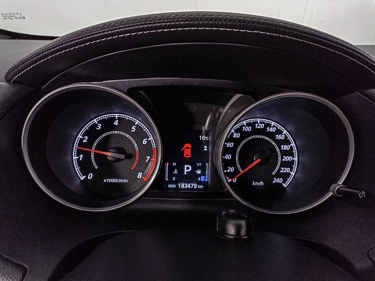 Б/У Митсубиши Оутлэндер 2012 года. Фото: #12