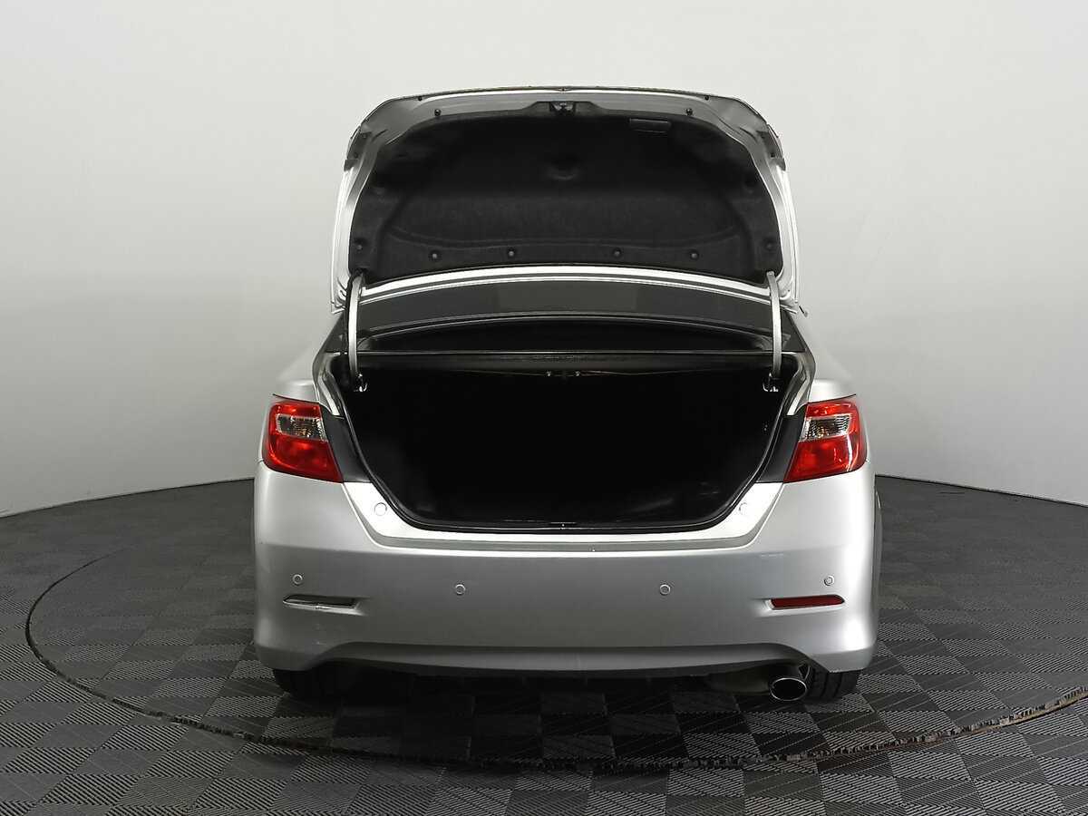 Б/У Тойота Камри 2013 года. Фото: #9